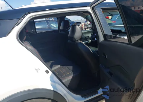 2018 Nissan Kicks Sr z USA, uszkodzony, nr VIN 3N1CP5CUXJL528351